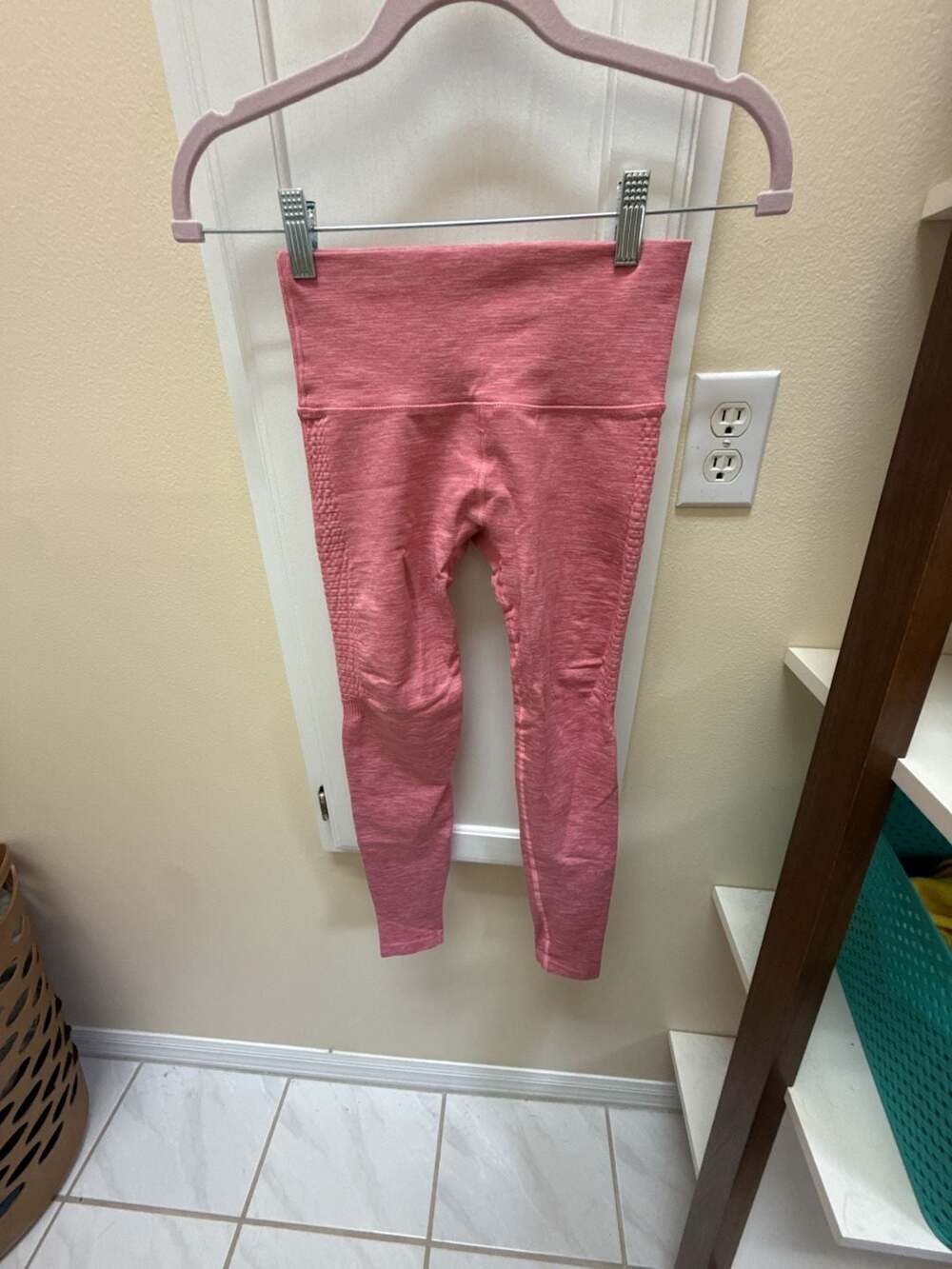 Alphalete Seamless High-Waisted Leggings in Rose Pink